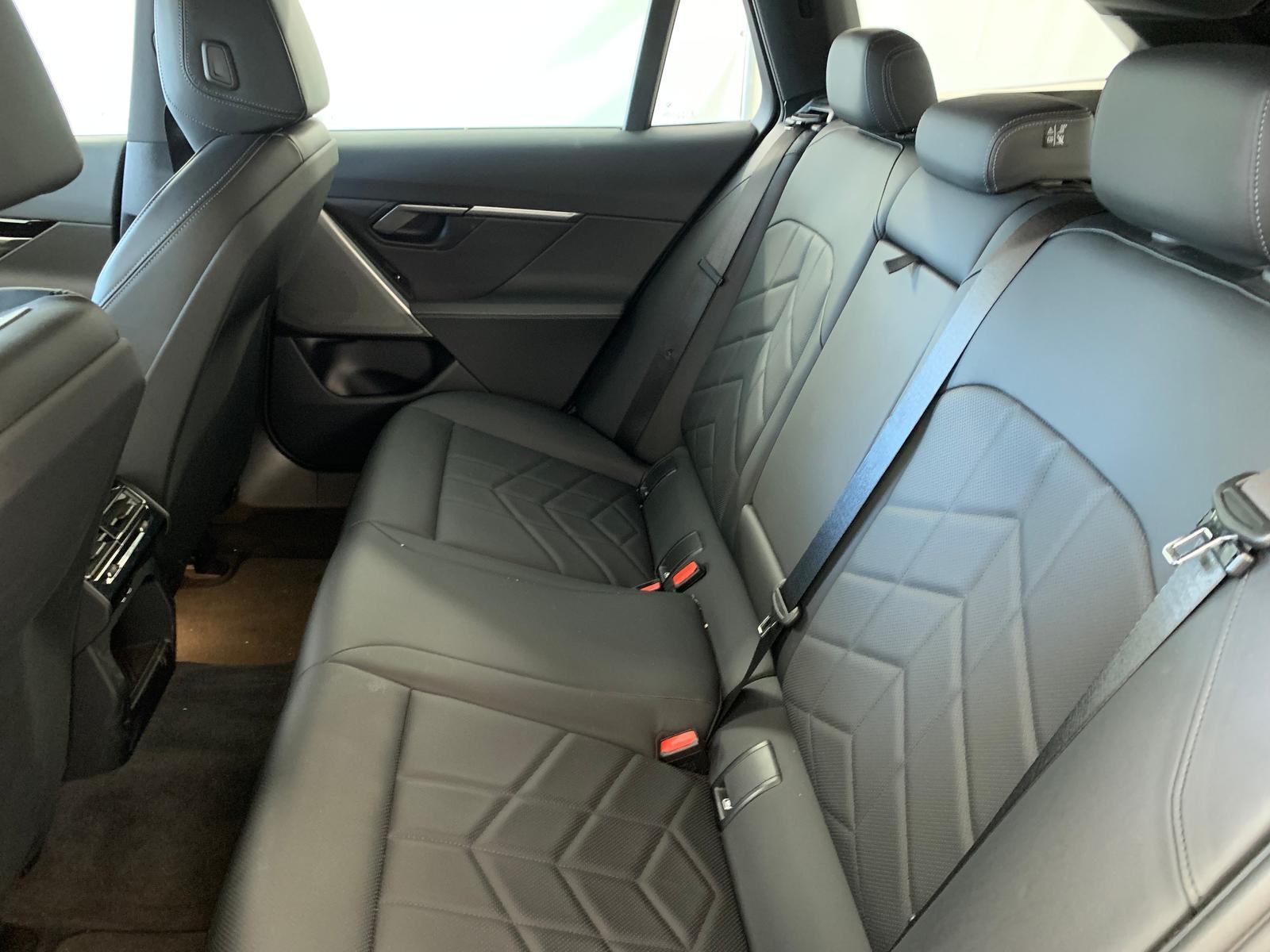 BMW 520 2024 г. Чёрный, пробег 43500 км