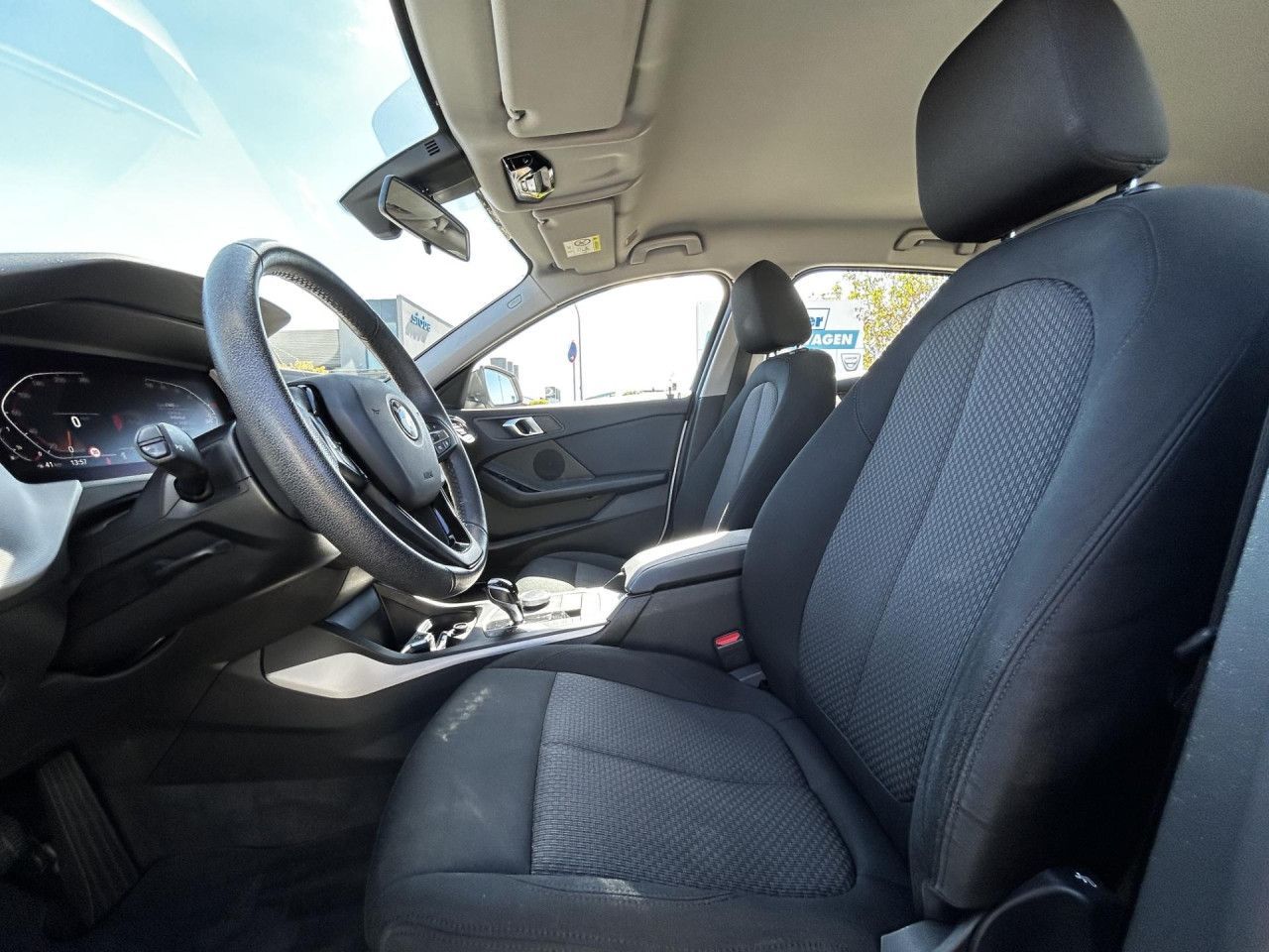 BMW 118 2022 г. Белый, пробег 41603 км