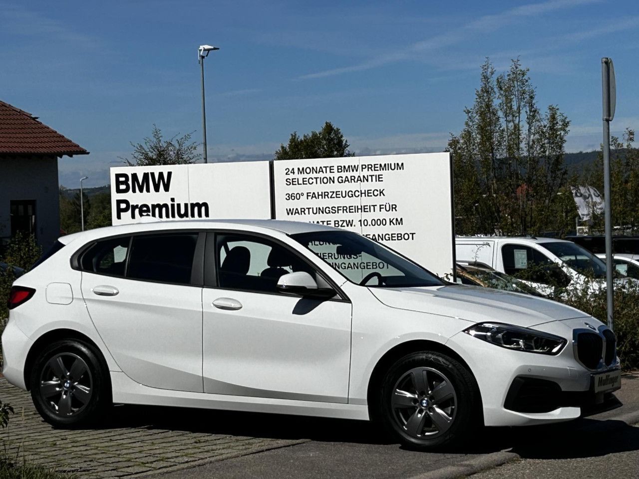 BMW 118 2022 г. Белый, пробег 41603 км