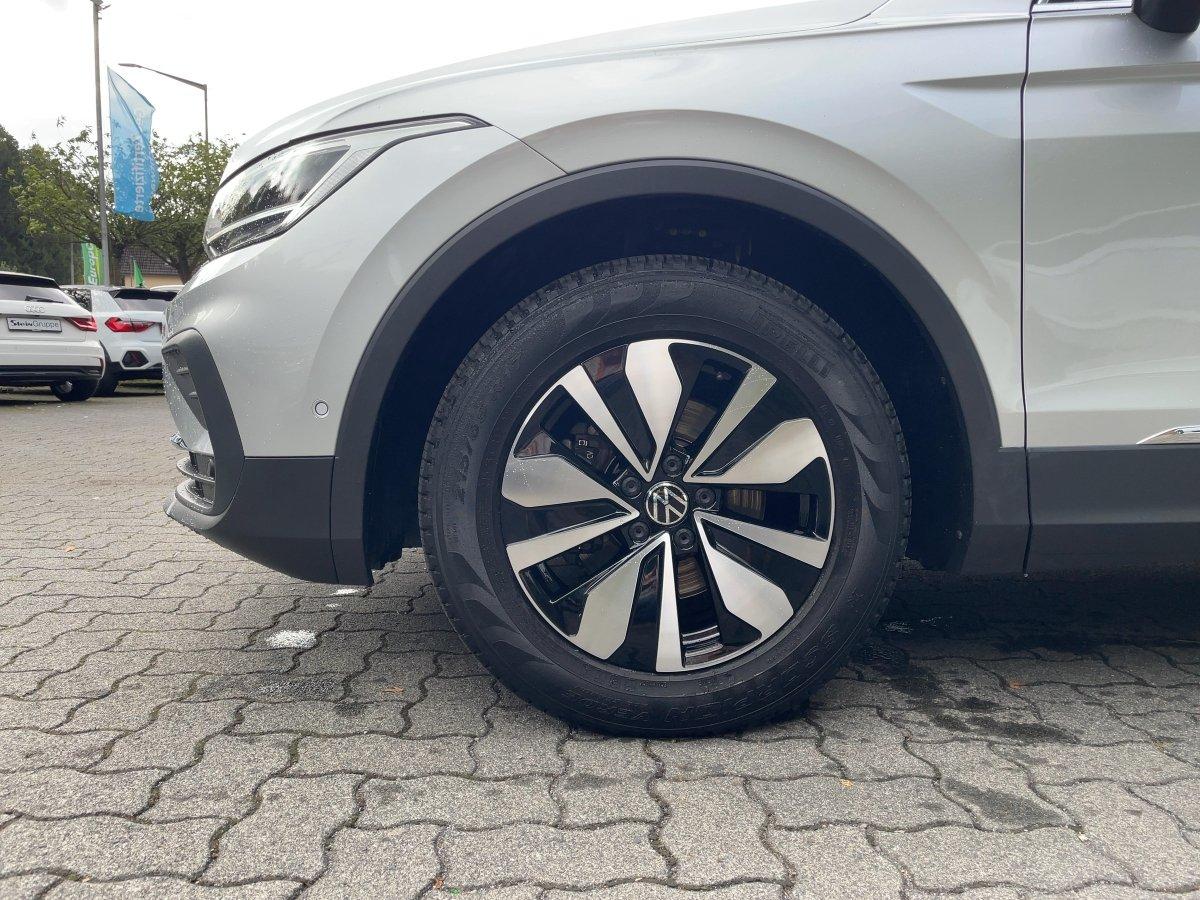 Volkswagen Tiguan 2023 г. Серебристый, пробег 16150 км