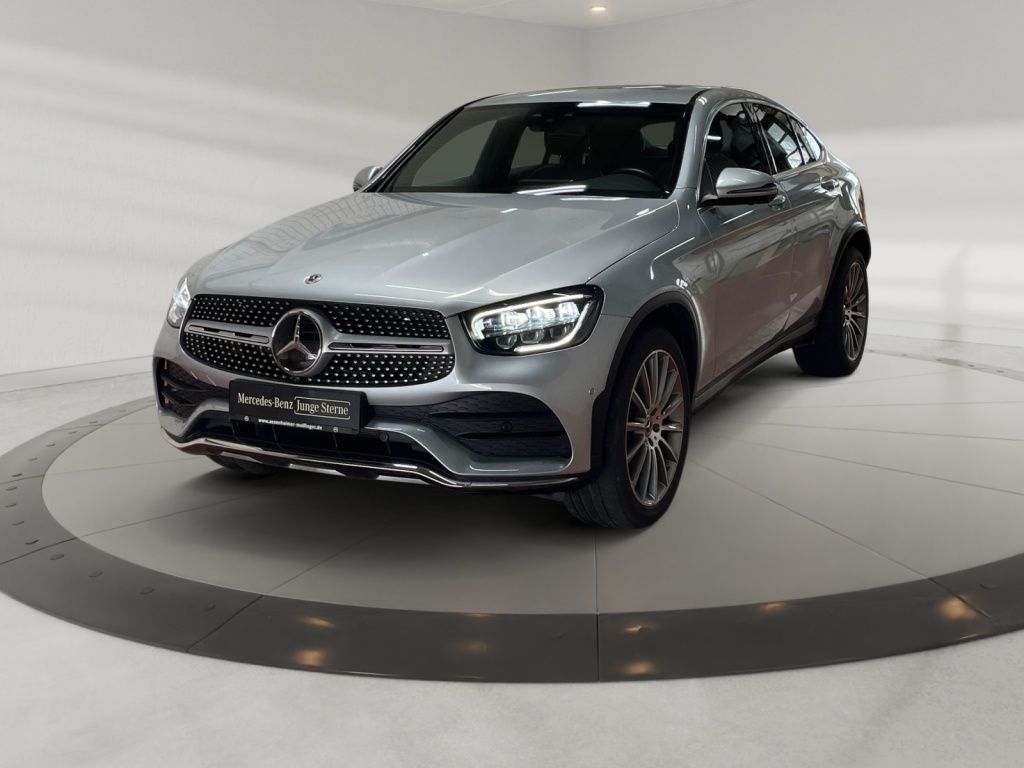 Mercedes-Benz GLC 400 2023 г. Серебристый, пробег 30300 км