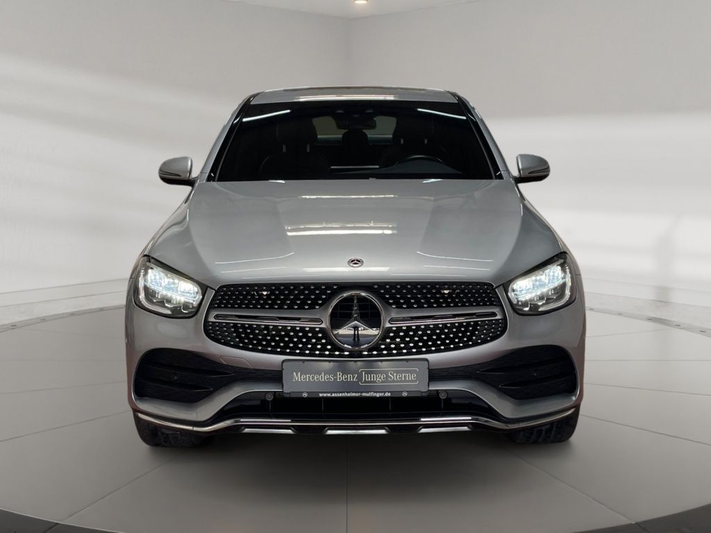 Mercedes-Benz GLC 400 2023 г. Серебристый, пробег 30300 км