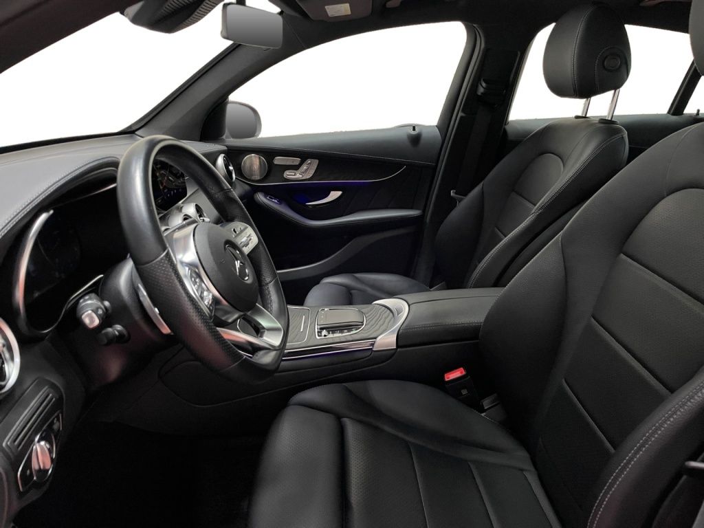 Mercedes-Benz GLC 400 2023 г. Серебристый, пробег 30300 км