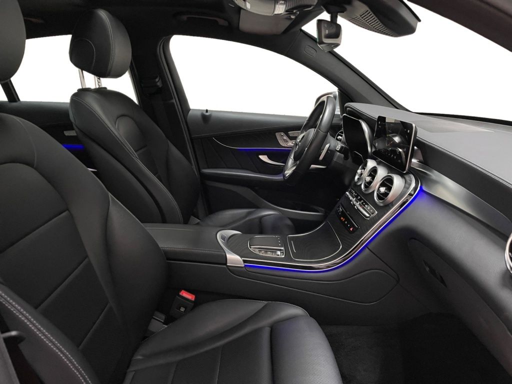 Mercedes-Benz GLC 400 2023 г. Серебристый, пробег 30300 км