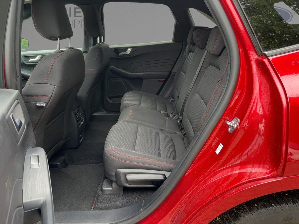 Ford Kuga 2022 г. Красный, пробег 48010 км