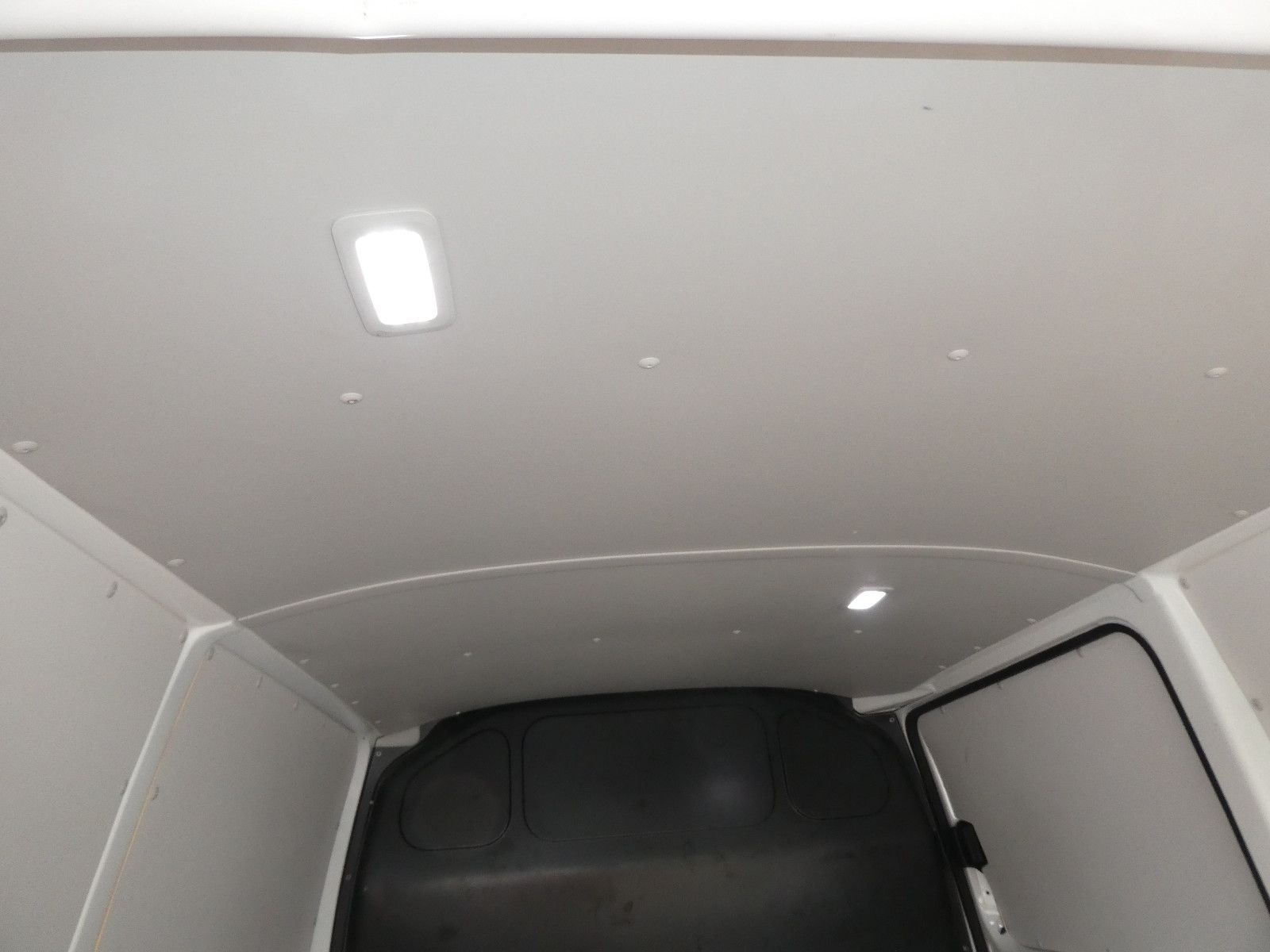 Volkswagen T6 TRANSPORTER 2021 г. Белый, пробег 29563 км