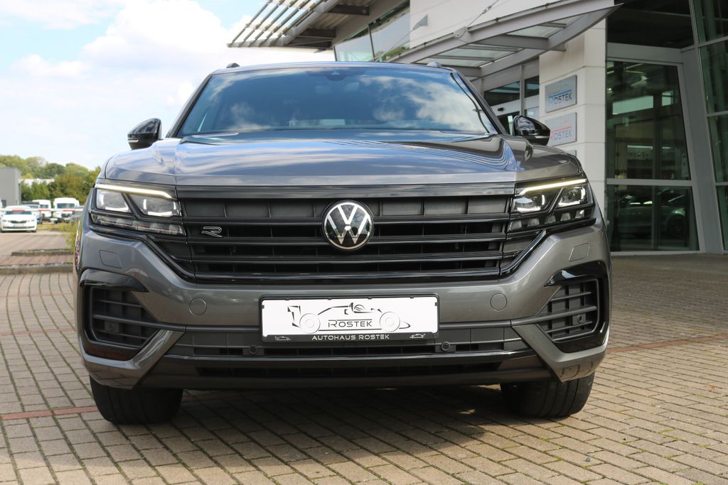 Volkswagen Touareg 2022 г. Серый, пробег 49900 км