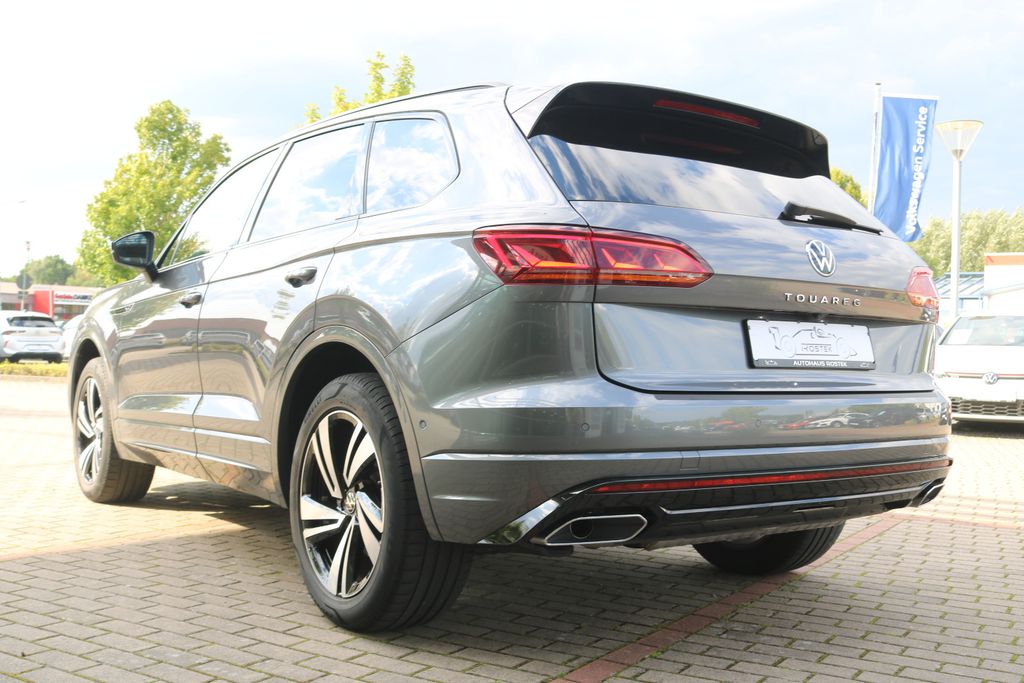 Volkswagen Touareg 2022 г. Серый, пробег 49900 км