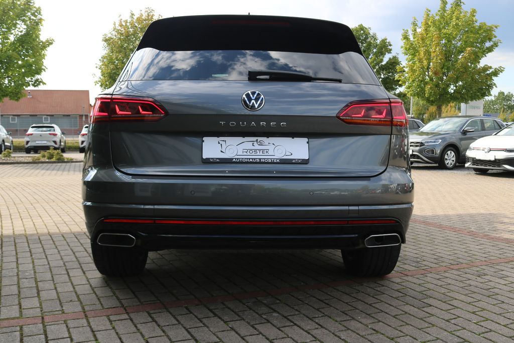 Volkswagen Touareg 2022 г. Серый, пробег 49900 км