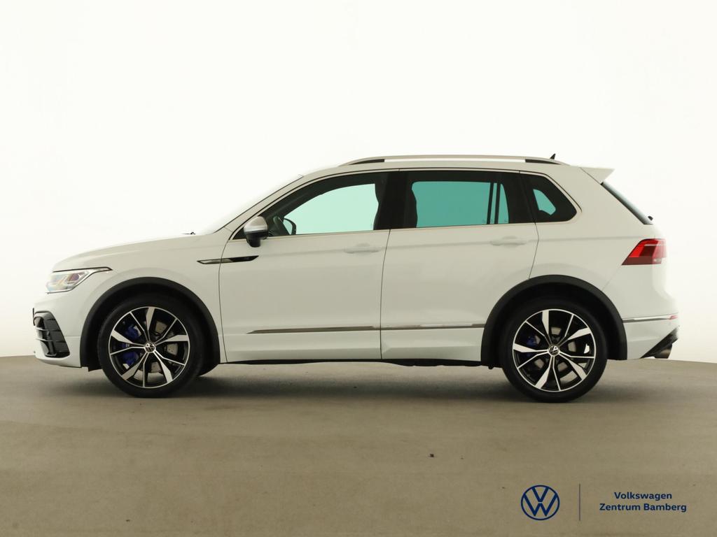 Volkswagen Tiguan 2023 г. Белый, пробег 28800 км