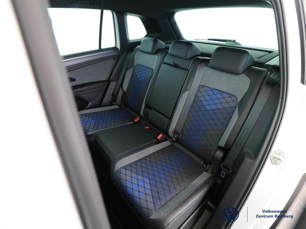 Volkswagen Tiguan 2023 г. Белый, пробег 28800 км