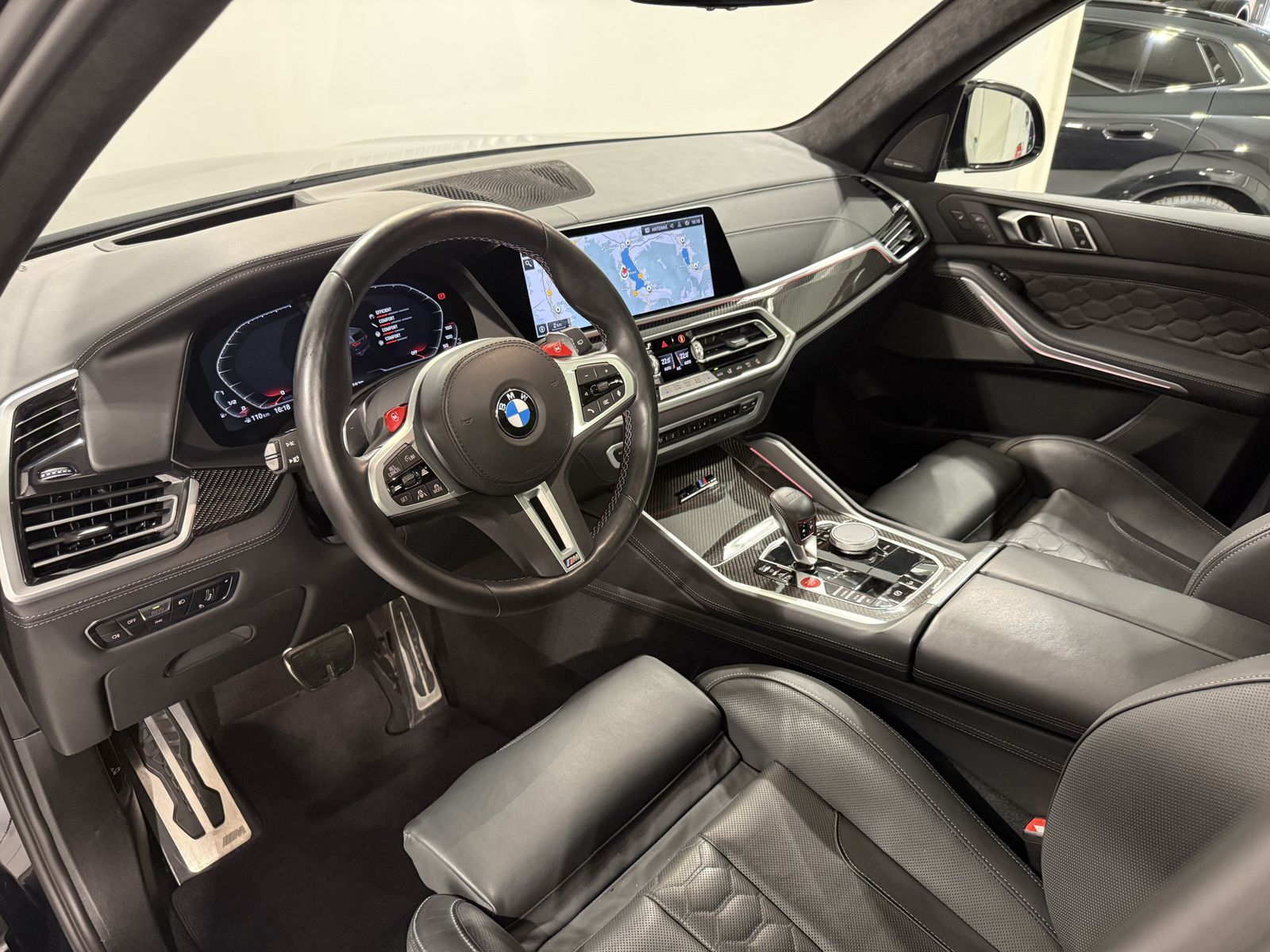BMW X5 M 2023 г. Чёрный, пробег 12534 км
