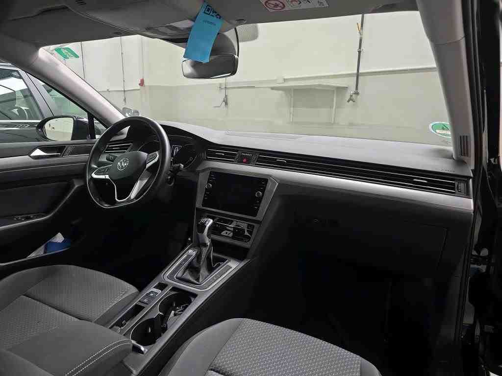 Volkswagen PASSAT VARIANT 2023 г. Чёрный, пробег 51938 км