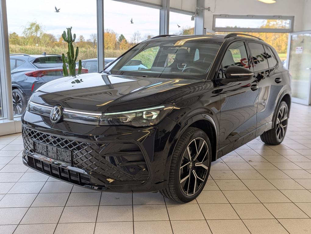 Volkswagen Tiguan 2025 г. Чёрный, пробег 25376 км