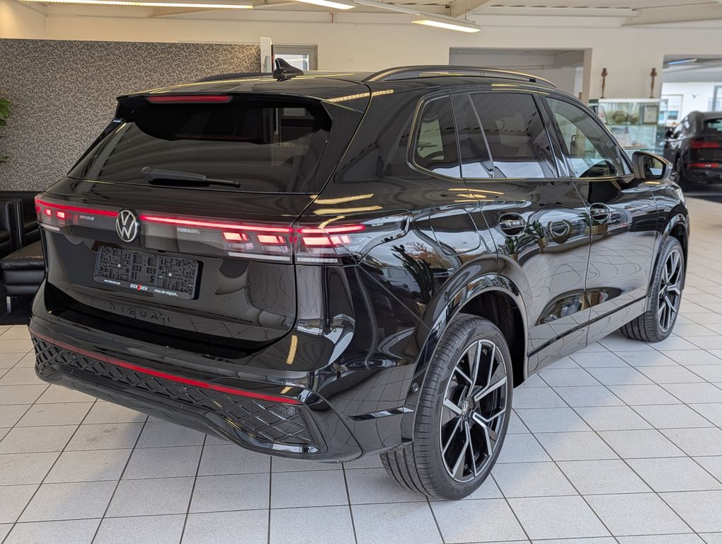 Volkswagen Tiguan 2025 г. Чёрный, пробег 25376 км