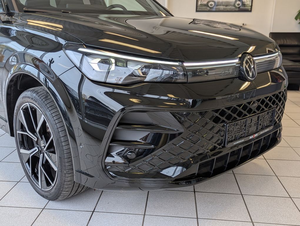 Volkswagen Tiguan 2025 г. Чёрный, пробег 25376 км