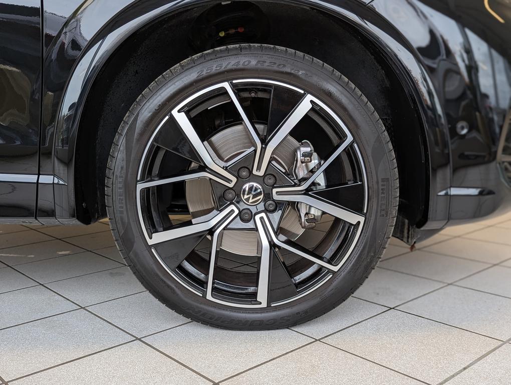 Volkswagen Tiguan 2025 г. Чёрный, пробег 25376 км
