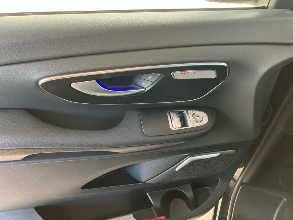 Mercedes-Benz V 300 2025 г. Серый, пробег 27200 км