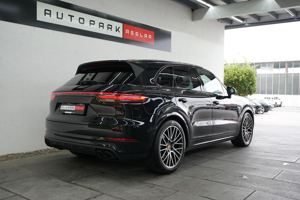 Porsche Cayenne 2022 г. Чёрный, пробег 41500 км