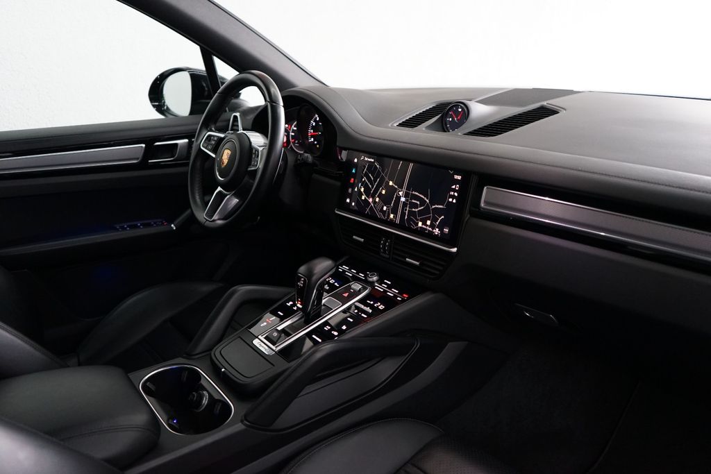 Porsche Cayenne 2022 г. Чёрный, пробег 41500 км