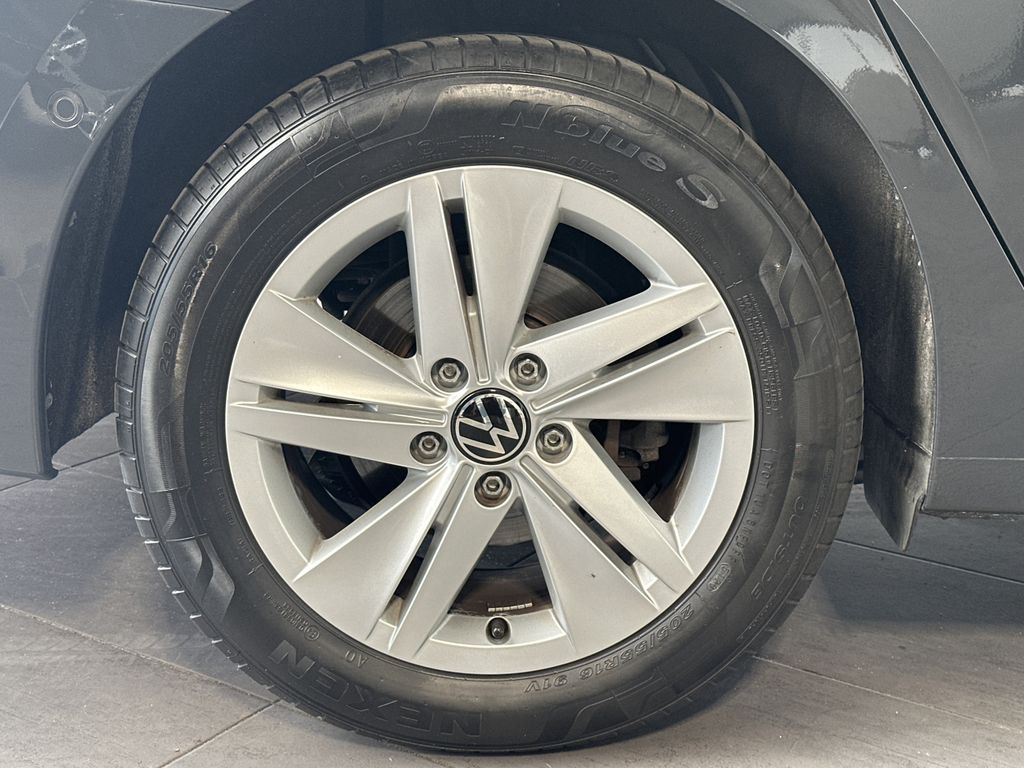 Volkswagen Golf 2021 г. Серый, пробег 52750 км