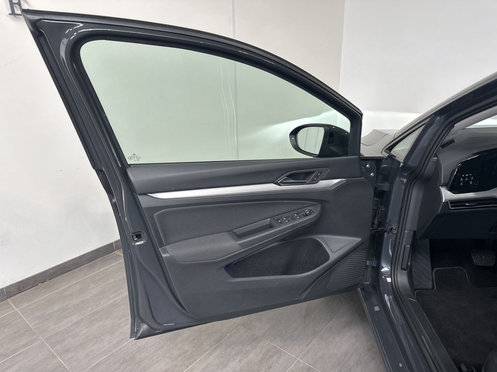 Volkswagen Golf 2021 г. Серый, пробег 52750 км