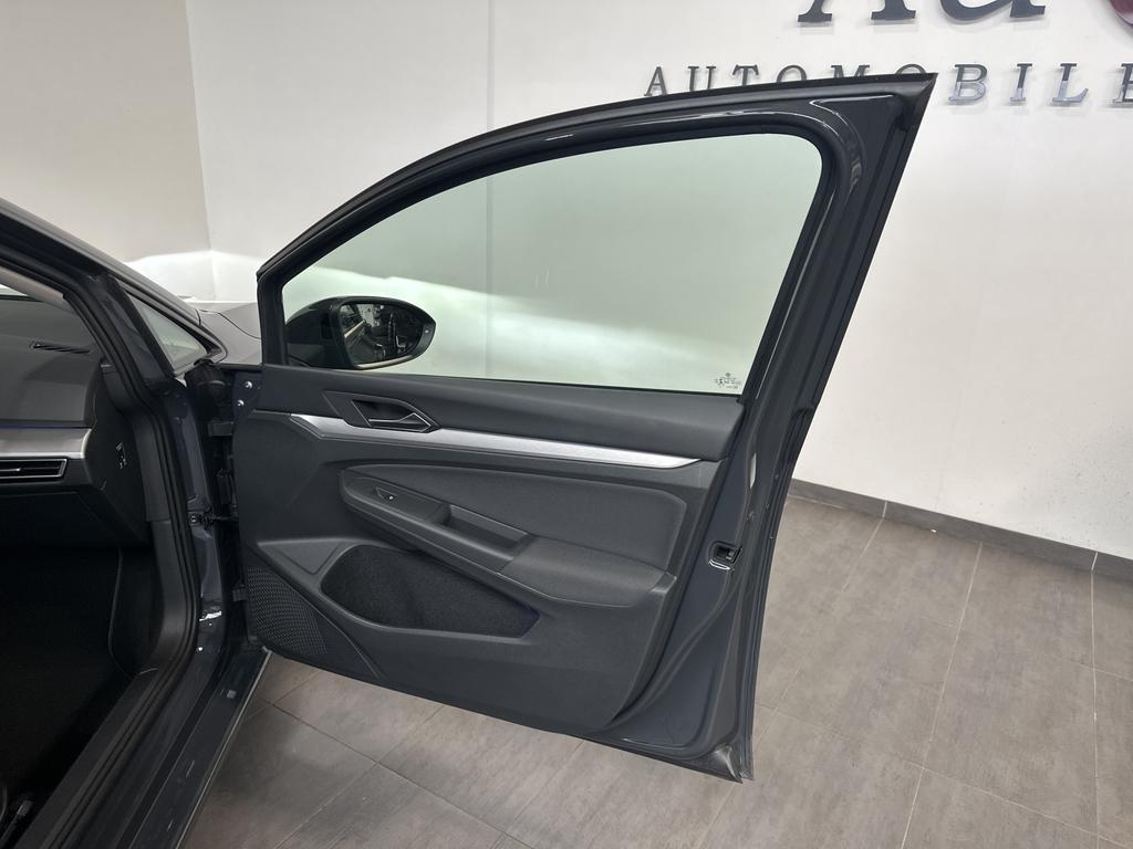 Volkswagen Golf 2021 г. Серый, пробег 52750 км