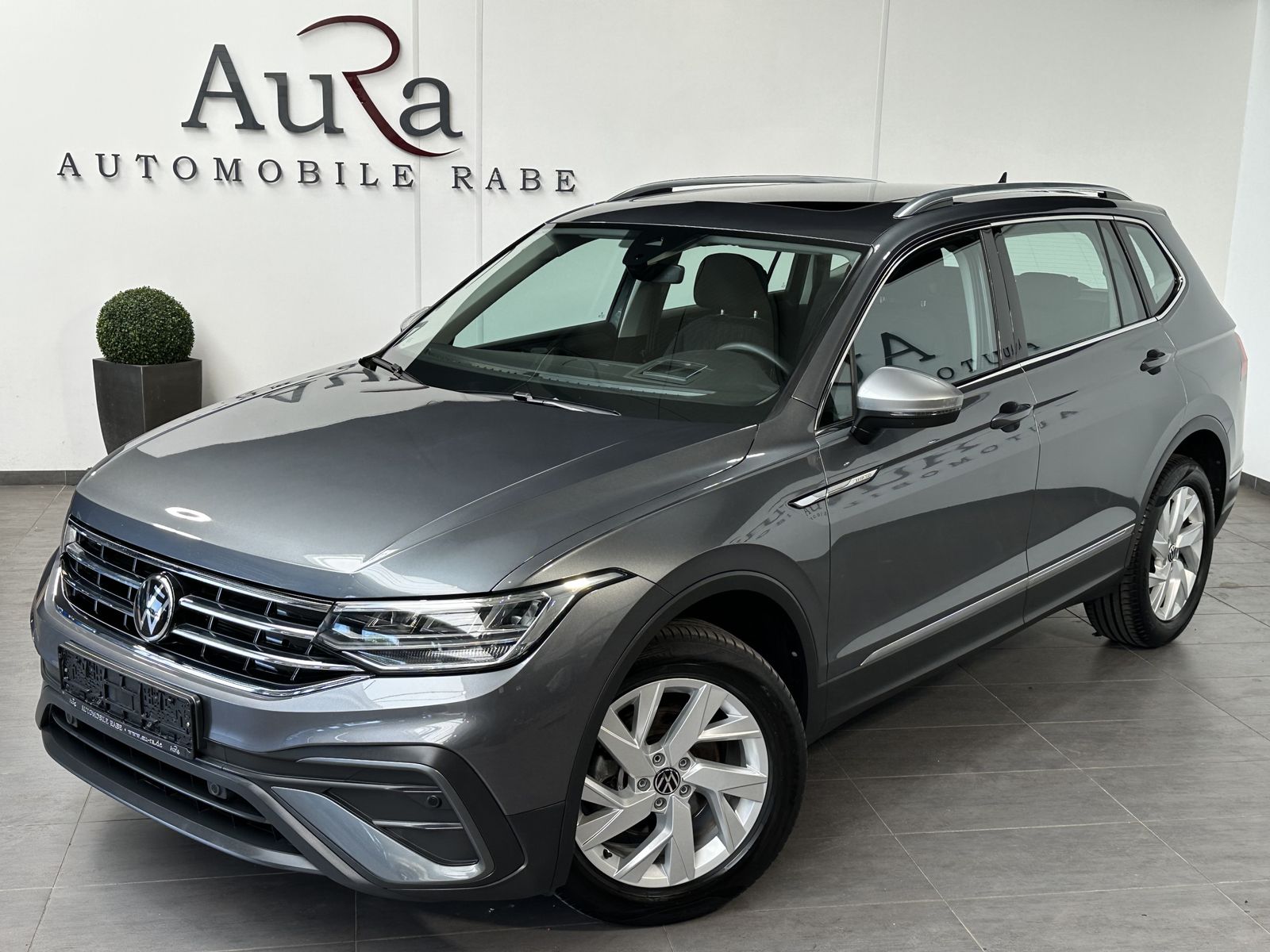 Volkswagen TIGUAN ALLSPACE 2023 г. Серый, пробег 59750 км