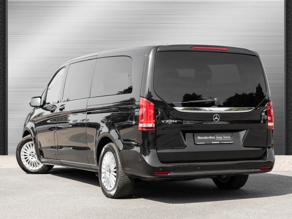Mercedes-Benz V 300 2023 г. Чёрный, пробег 42020 км