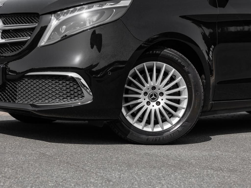 Mercedes-Benz V 300 2023 г. Чёрный, пробег 42020 км