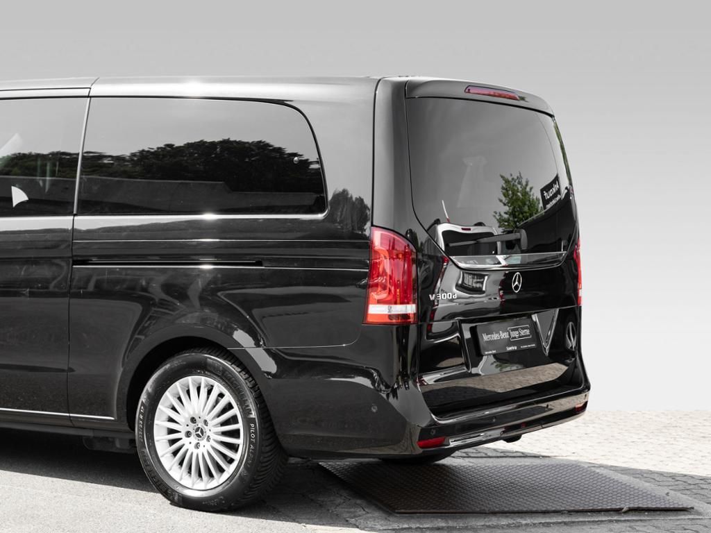 Mercedes-Benz V 300 2023 г. Чёрный, пробег 42020 км