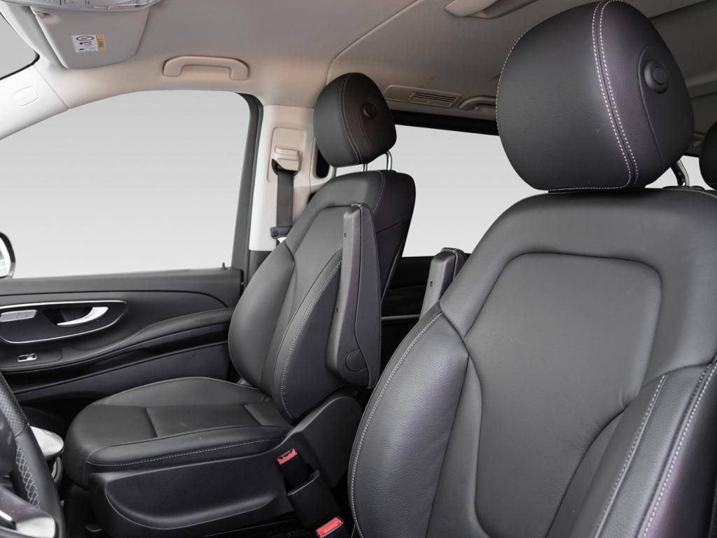 Mercedes-Benz V 300 2023 г. Чёрный, пробег 42020 км