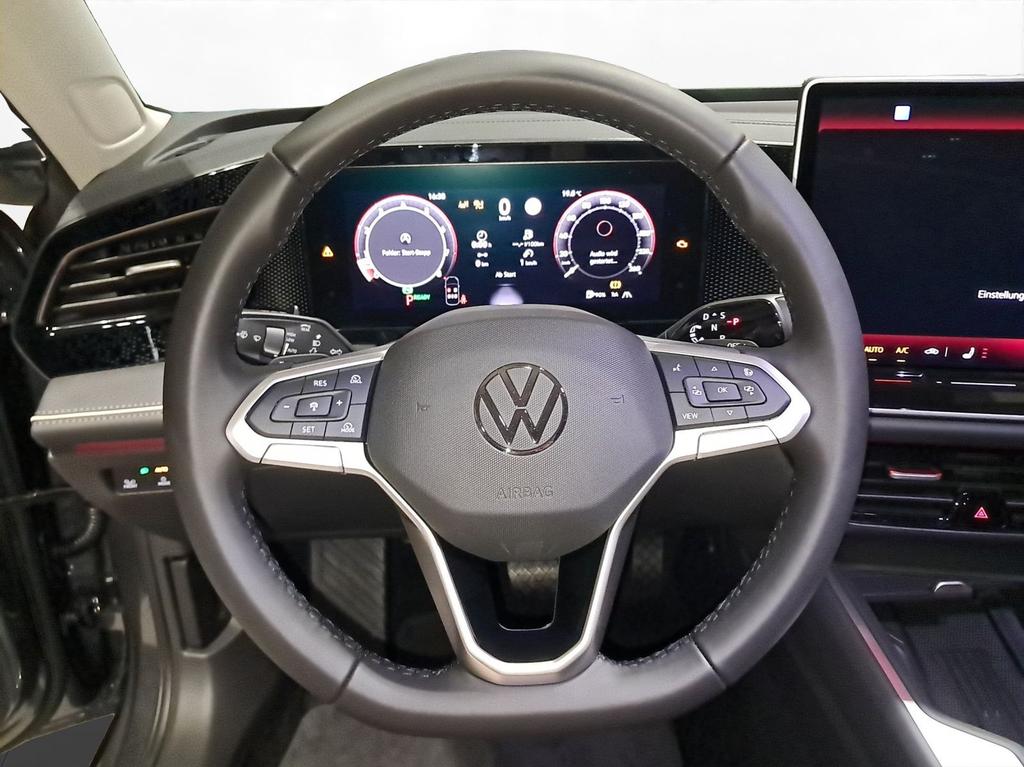 Volkswagen PASSAT VARIANT 2026 г. Серый, пробег 6000 км