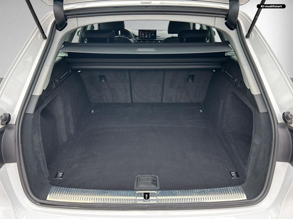 Audi A4 2023 г. Белый, пробег 53160 км