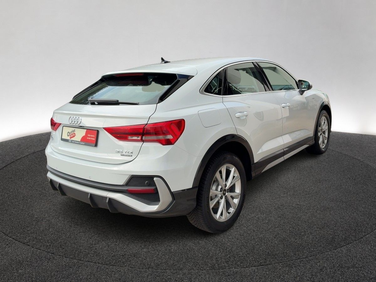 Audi Q3 2022 г. Белый, пробег 47681 км