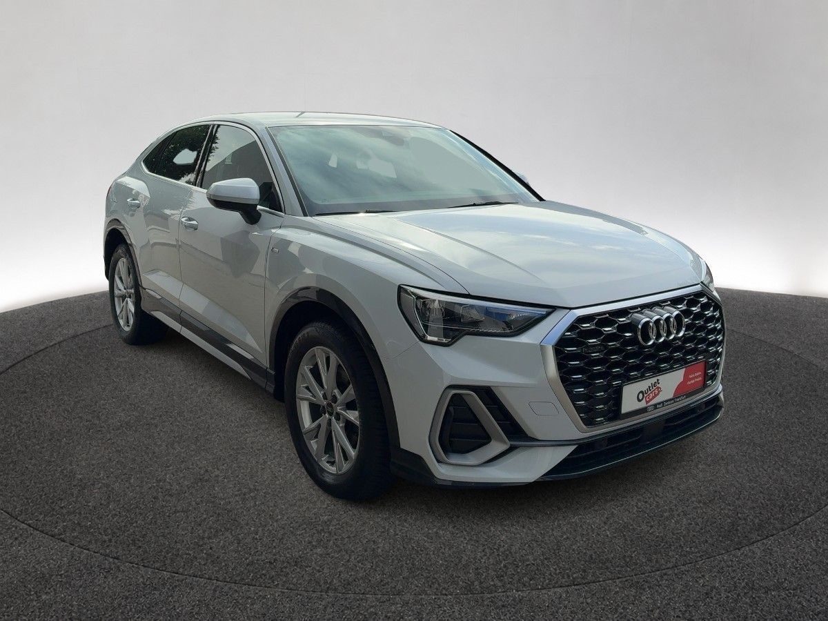 Audi Q3 2022 г. Белый, пробег 47681 км