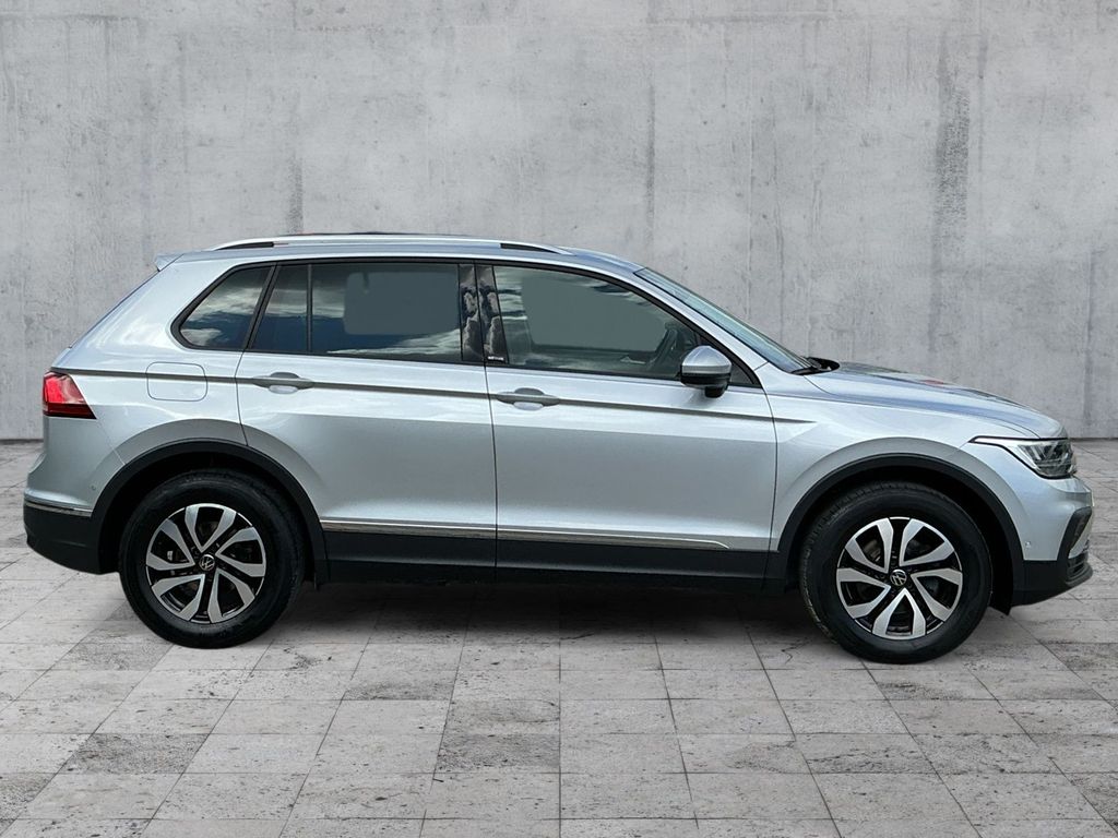 Volkswagen Tiguan 2023 г. Серебристый, пробег 41664 км