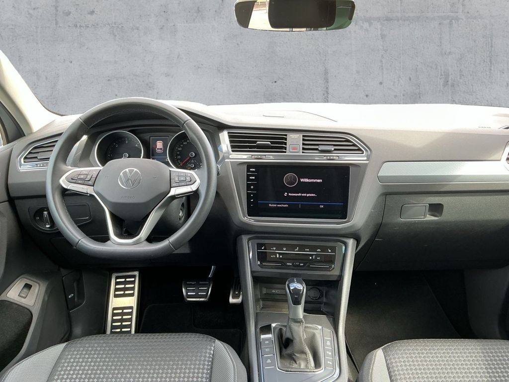 Volkswagen Tiguan 2023 г. Серебристый, пробег 41664 км