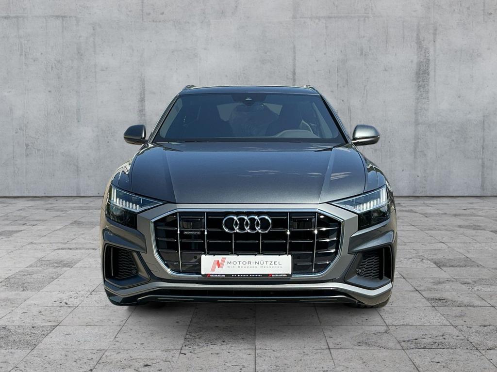 Audi Q8 2022 г. Серый, пробег 15732 км