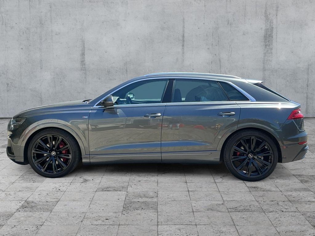 Audi Q8 2022 г. Серый, пробег 15732 км