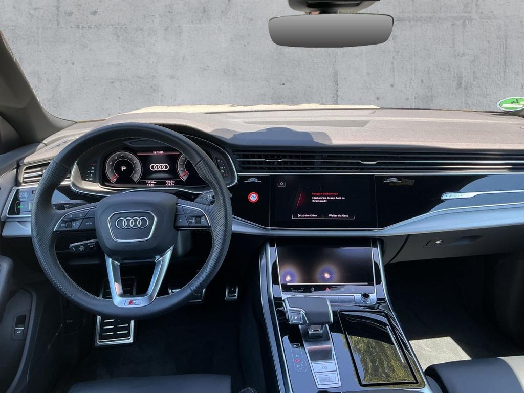 Audi Q8 2022 г. Серый, пробег 15732 км