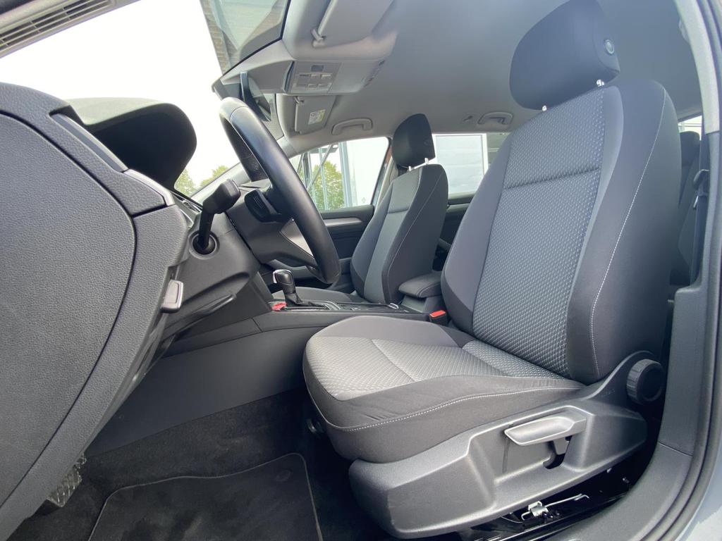 Volkswagen PASSAT VARIANT 2023 г. Серый, пробег 28538 км