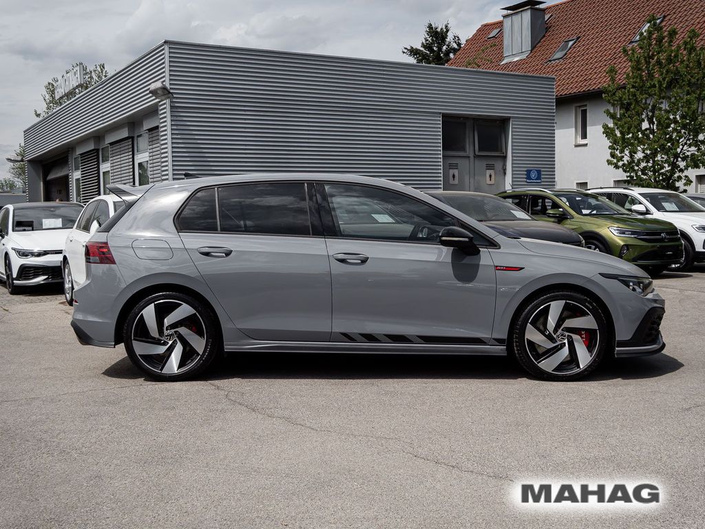 Volkswagen Golf 2023 г. Серый, пробег 47374 км