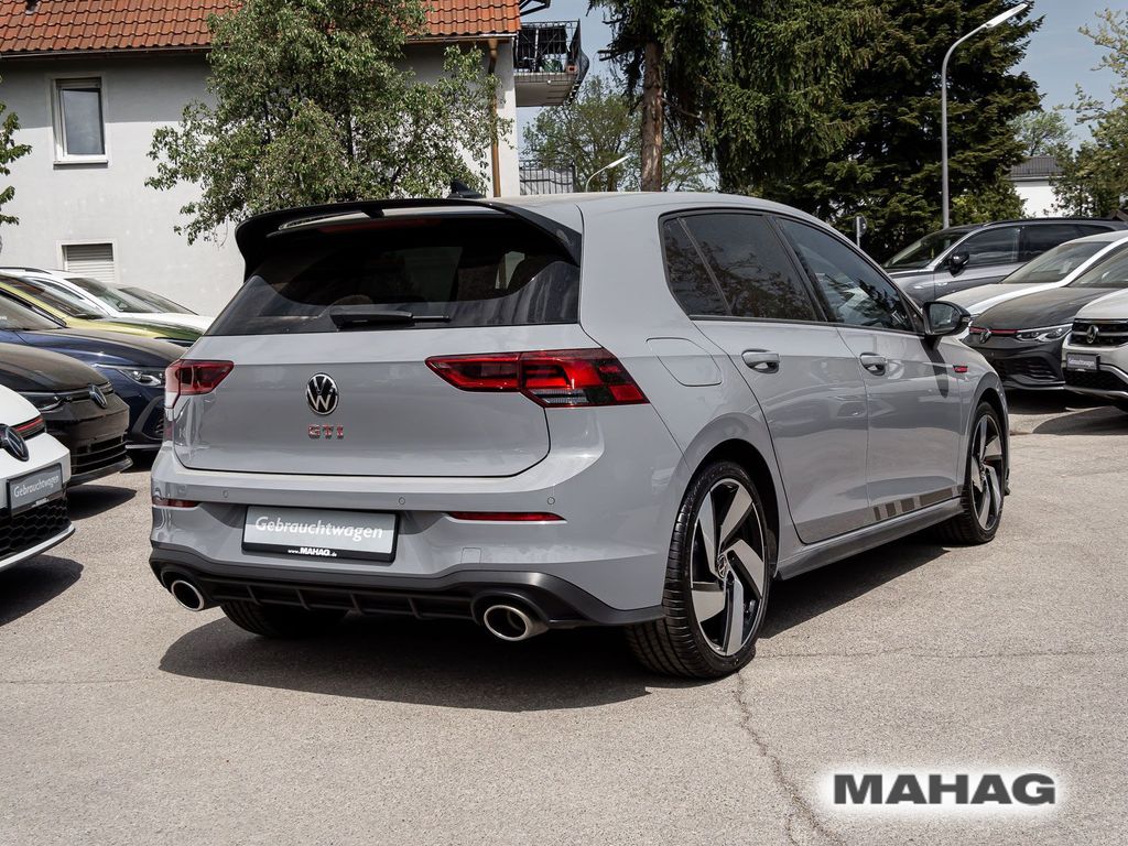 Volkswagen Golf 2023 г. Серый, пробег 47374 км