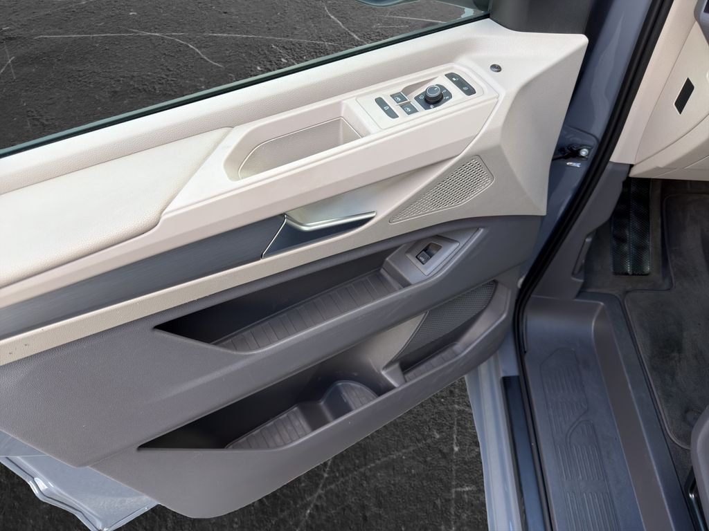 Volkswagen T7 MULTIVAN 2025 г. Серый, пробег 51100 км