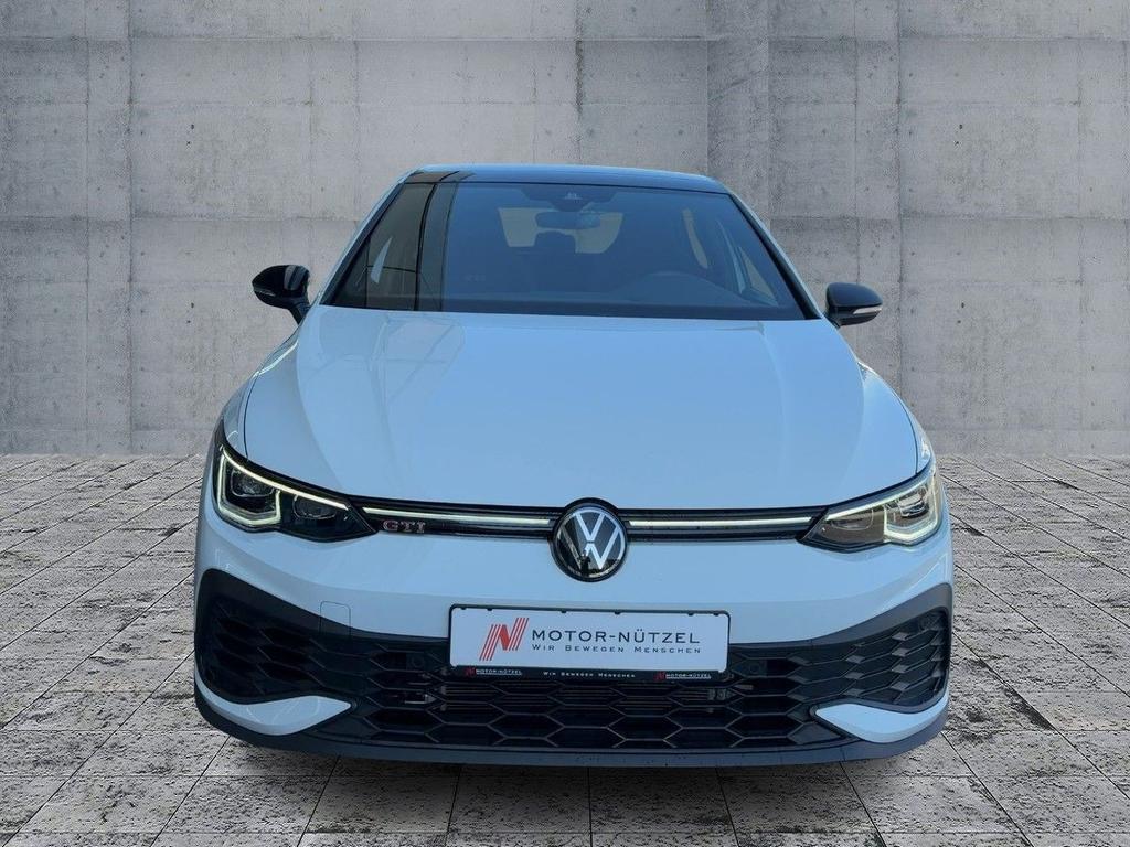 Volkswagen Golf 2023 г. Белый, пробег 26012 км