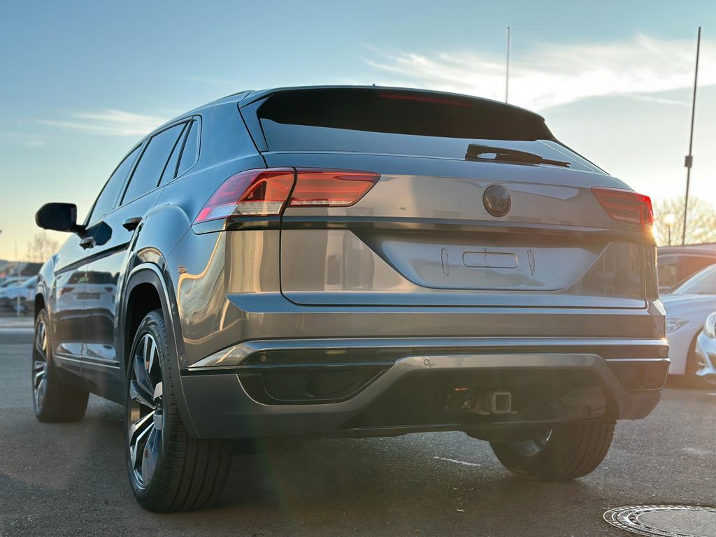 Volkswagen Touareg 2021 г. Серый, пробег 49000 км
