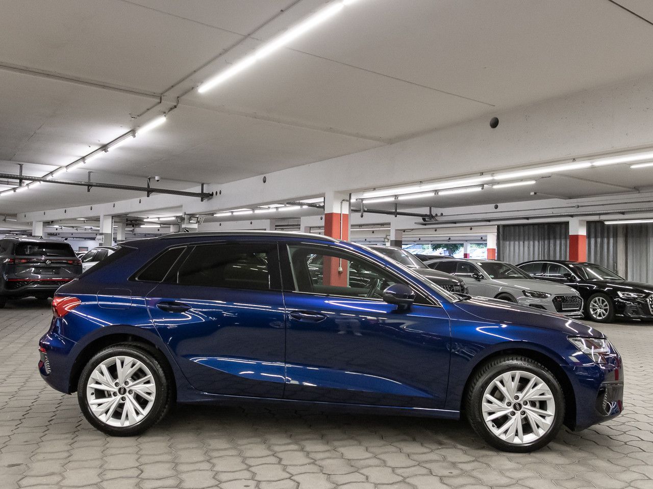 Audi A3 2022 г. Синий, пробег 44112 км