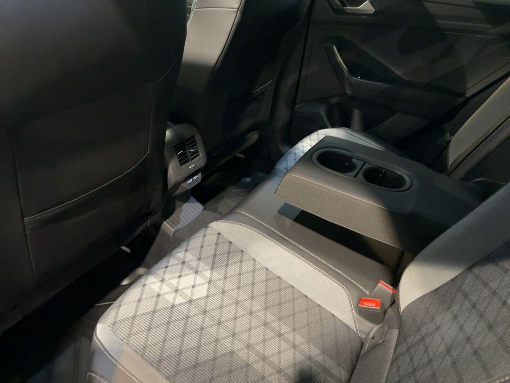 Volkswagen T-Roc 2024 г. Синий, пробег 20000 км
