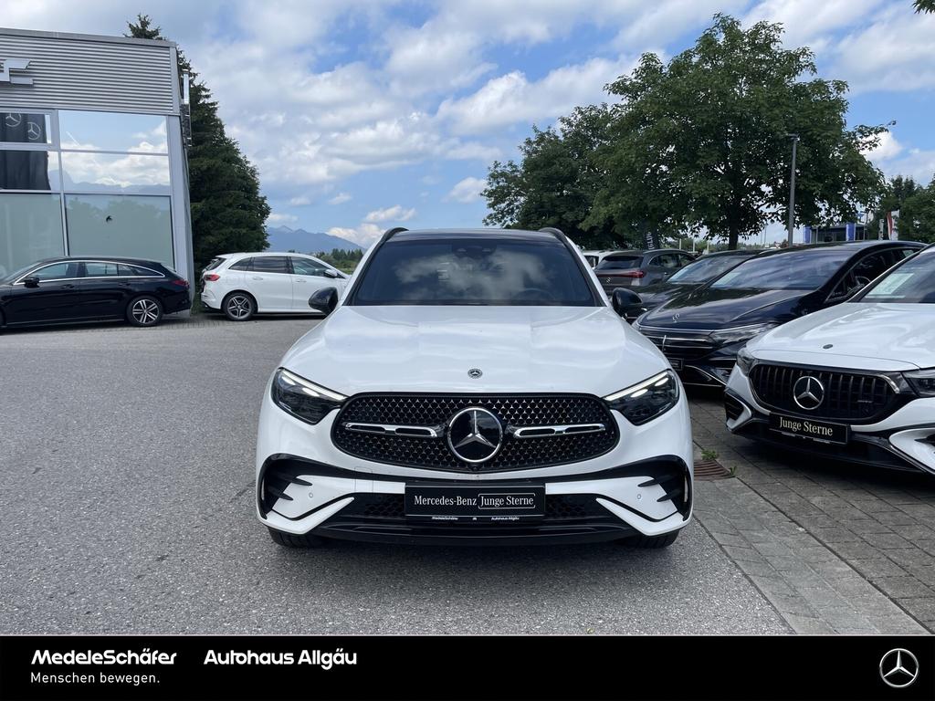 Mercedes-Benz GLC 450 2024 г. Белый, пробег 31250 км
